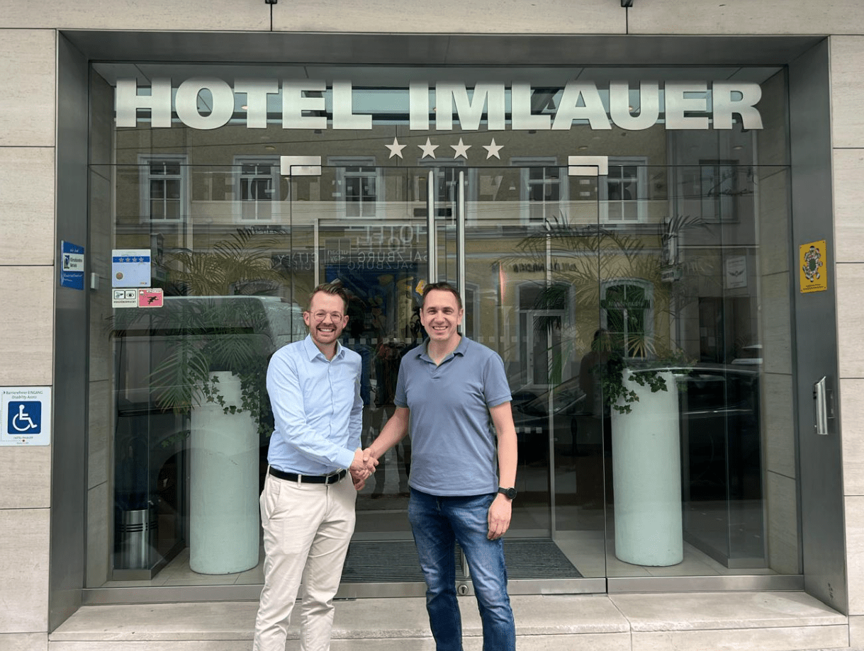 Wolfgang Koch vor dem Hotel Imlauer & Bräu in Salzburg